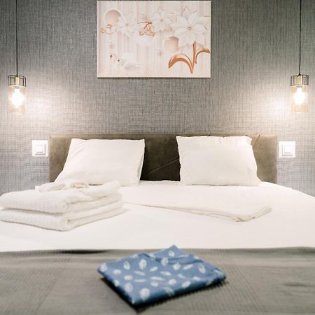 Mavie Apartment Boutique Bukares Bagian luar foto