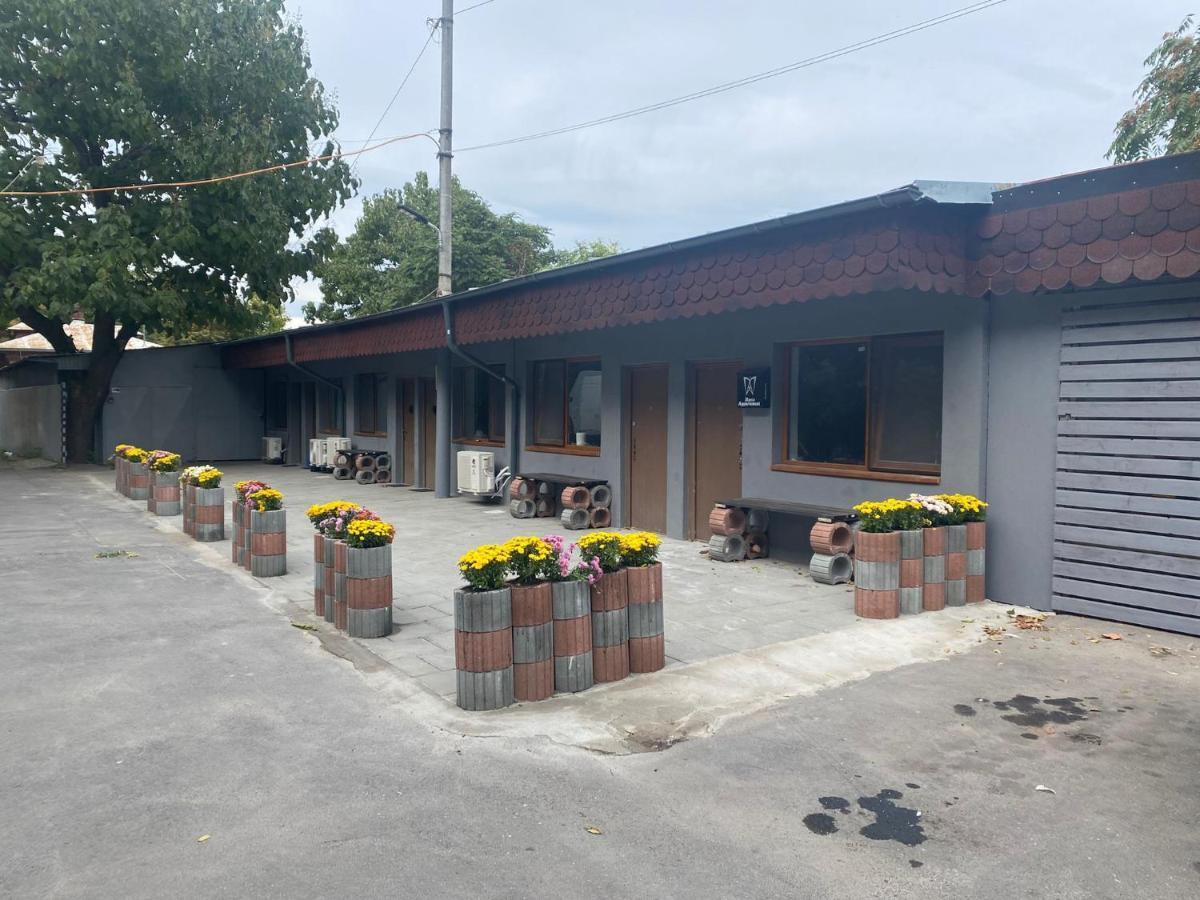 Mavie Apartment Boutique Bukares Bagian luar foto