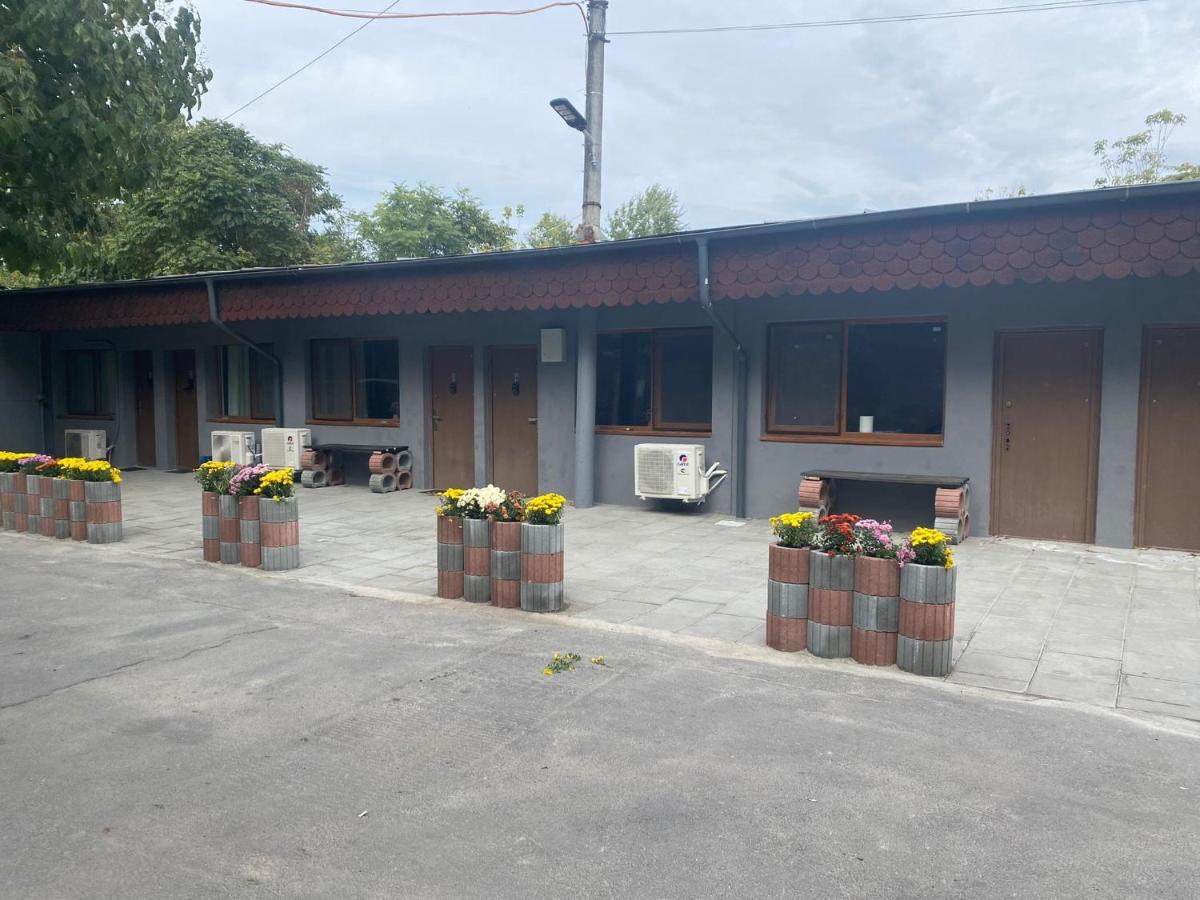 Mavie Apartment Boutique Bukares Bagian luar foto