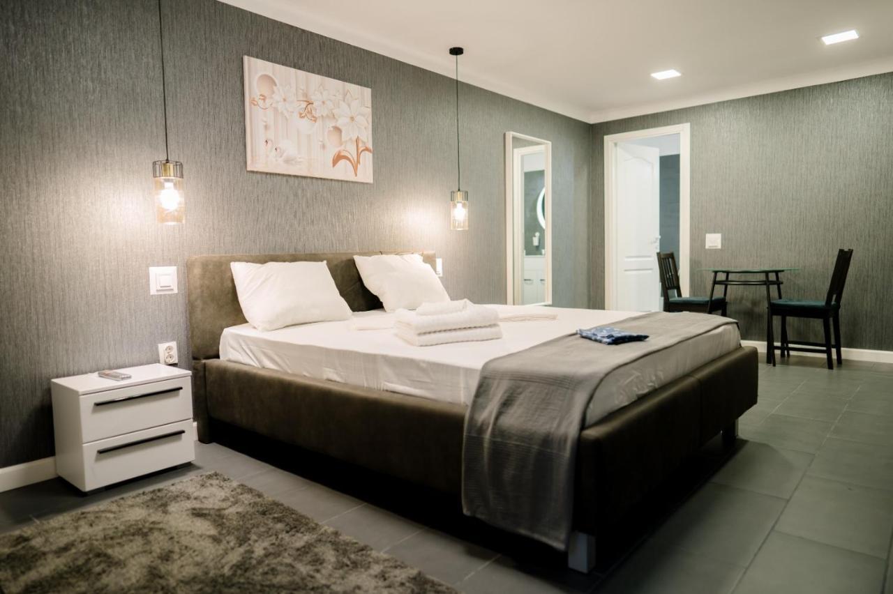 Mavie Apartment Boutique Bukares Bagian luar foto