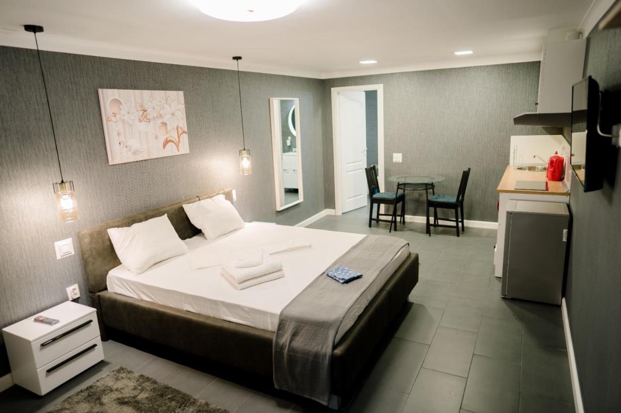 Mavie Apartment Boutique Bukares Bagian luar foto