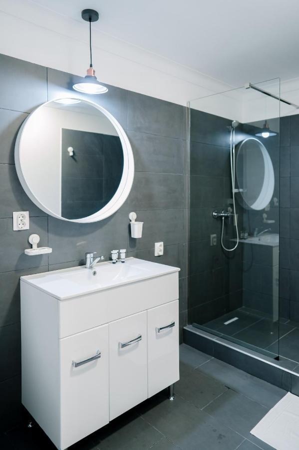 Mavie Apartment Boutique Bukares Bagian luar foto