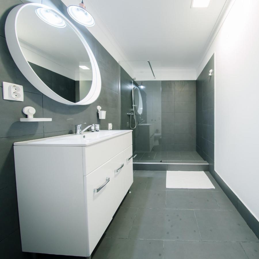 Mavie Apartment Boutique Bukares Bagian luar foto