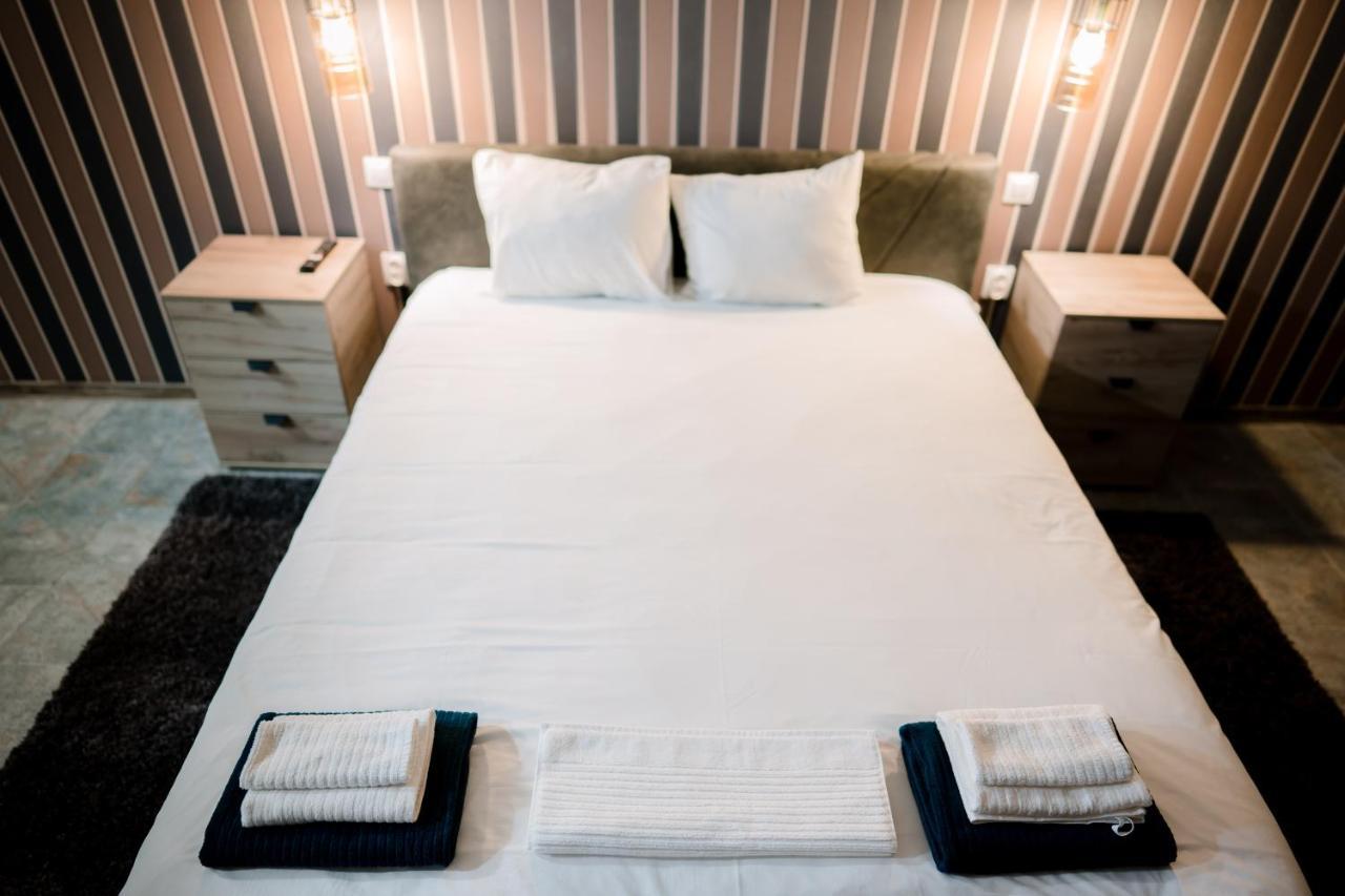 Mavie Apartment Boutique Bukares Bagian luar foto
